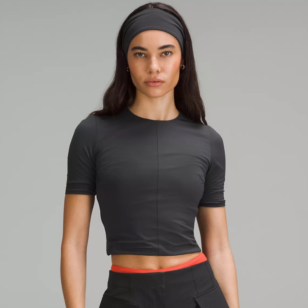 Lululemon Tight Fit Lined T-Shirt *Black